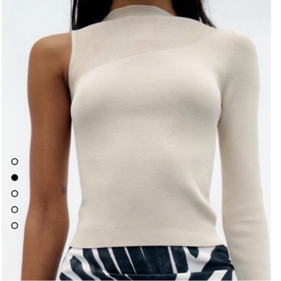 Zara Ecru Asymetrical Top - Picture 2 of 7